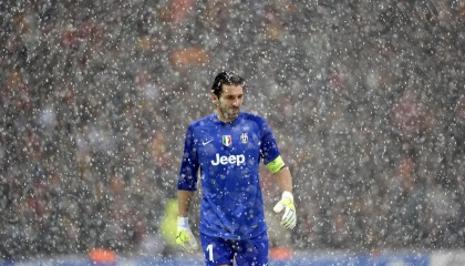 开云网页-“青训科技创新突破，用科技开启青少年足球新纪元”，青少年足球技术基础训练图解pdf